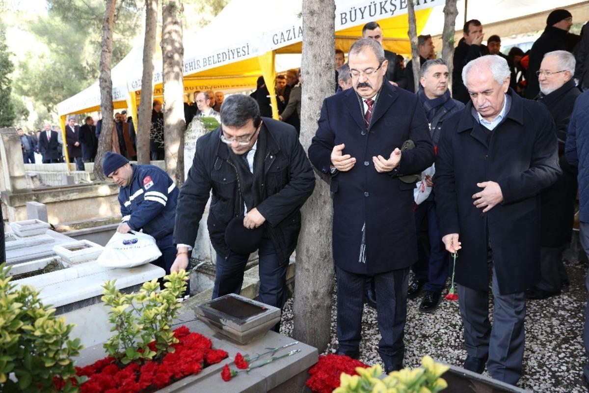 Sani Konukoğlu anıldı