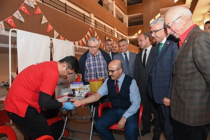 Kan bağışı kampanyasına Vali Demirtaş’tan destek G1