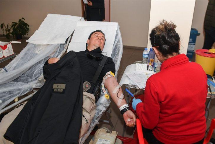 Kan bağışı kampanyasına Vali Demirtaş’tan destek G4