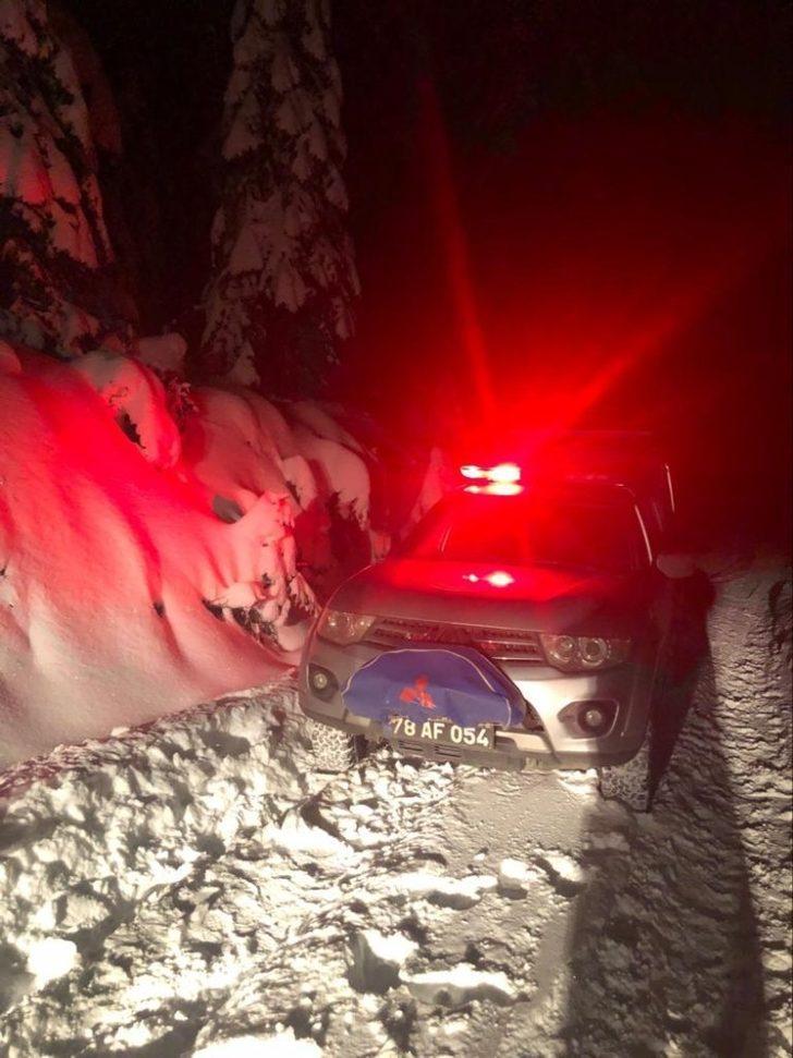 Karda mahsur kalan 8 kişi kurtarıldı G4