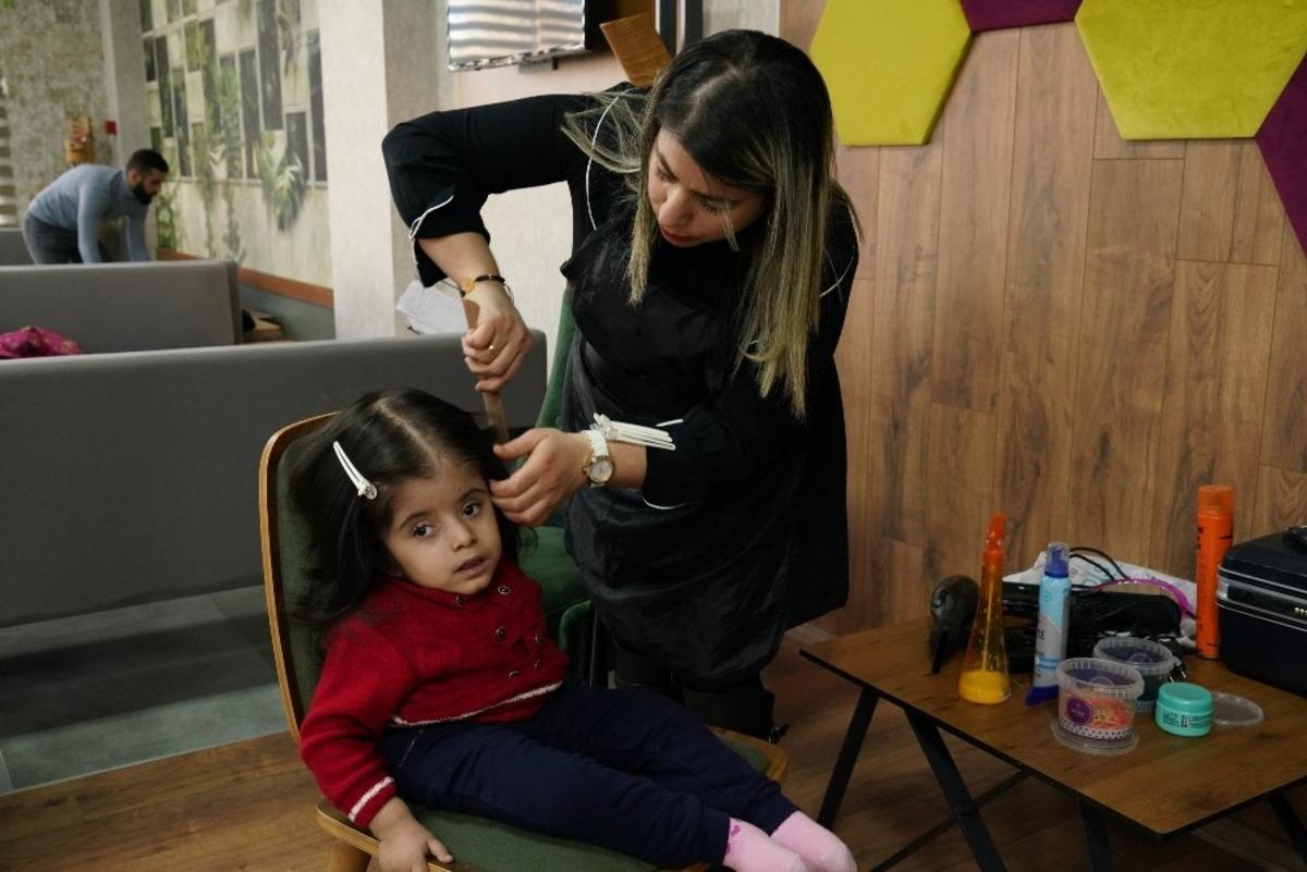 &Ouml;ğrenciler engellilerin kişisel bakımlarını ger&ccedil;ekleştirdi