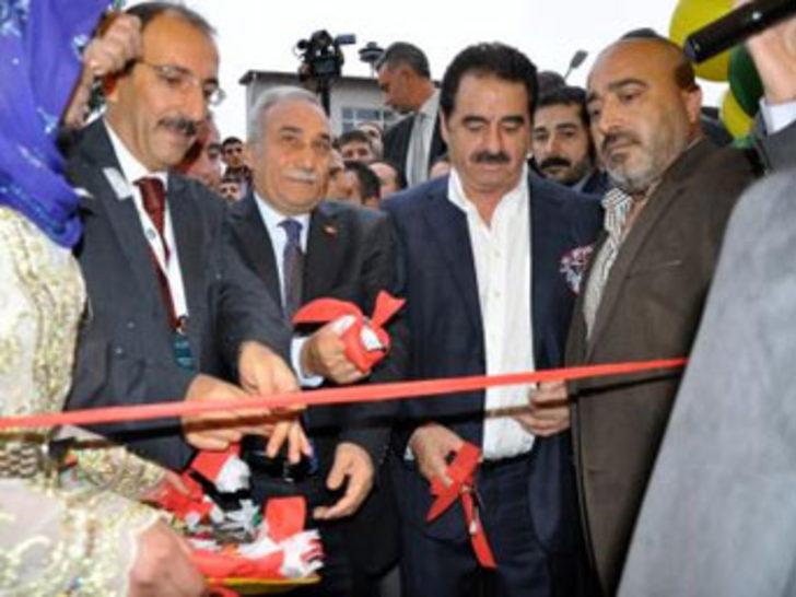 Balmumu heykelinden makas aldı G3