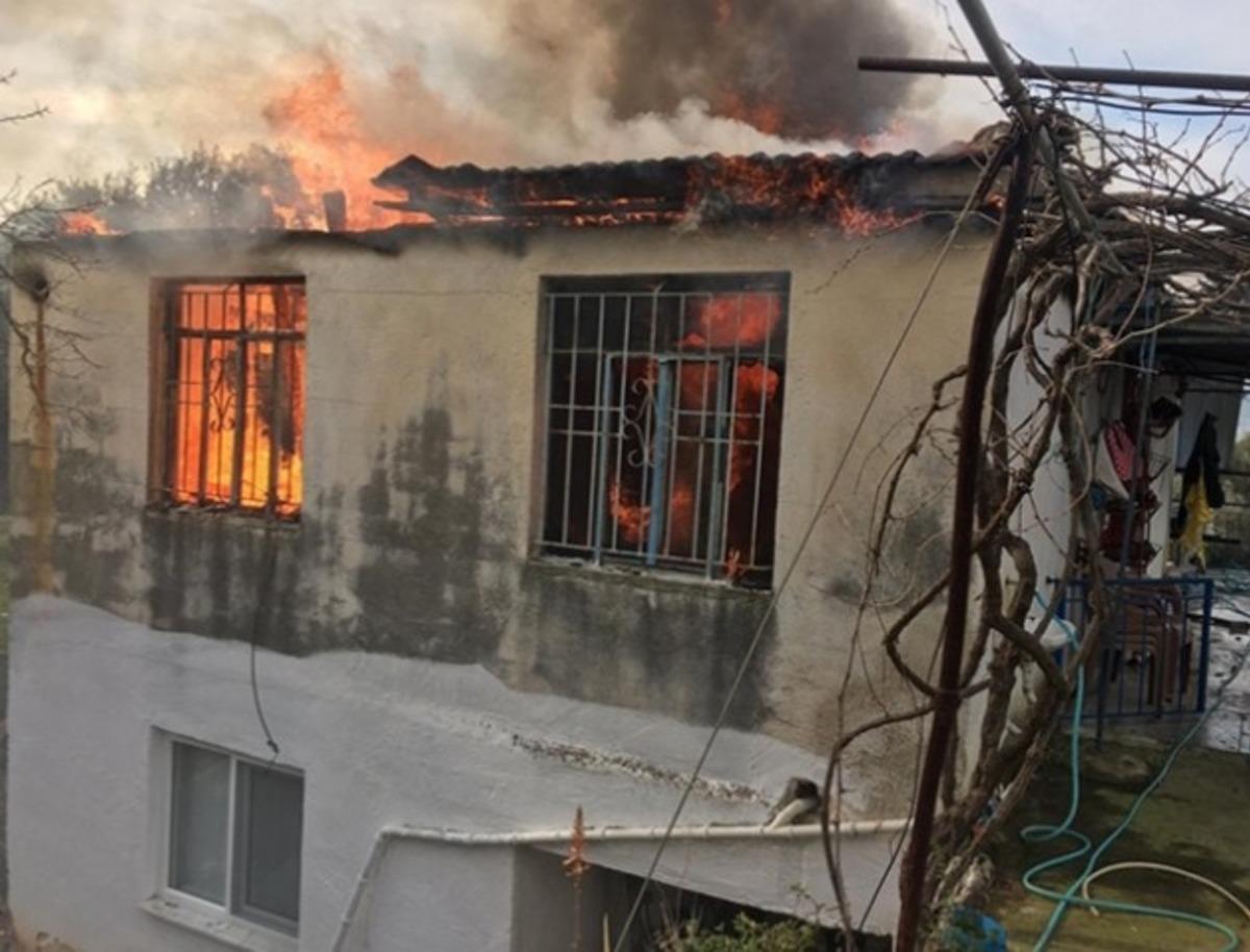 Kısa devre evi k&uuml;le &ccedil;evirdi