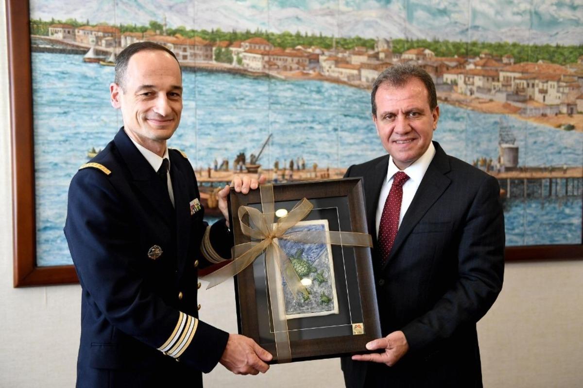 Mersin Limanına demir atan Fransız savaş gemisinin komutanından Se&ccedil;er&rsquo;e ziyaret