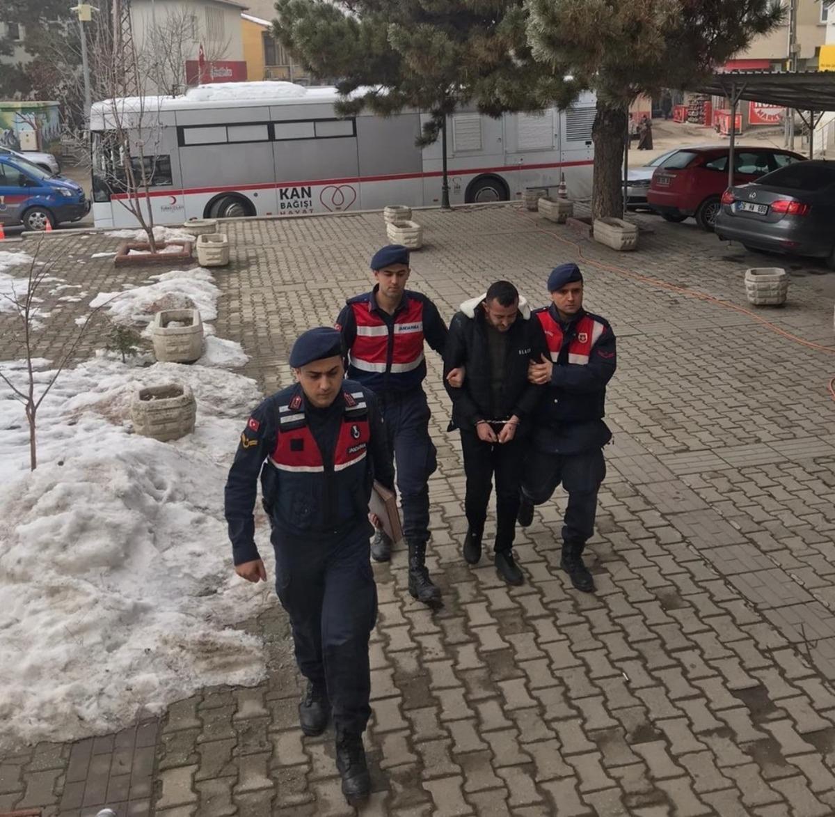 Eskişehir'de 8 kişilik su&ccedil; &ouml;rg&uuml;t&uuml; &ccedil;&ouml;kertildi! Sahte jandarmalar JASAT&rsquo;a yakalandı!