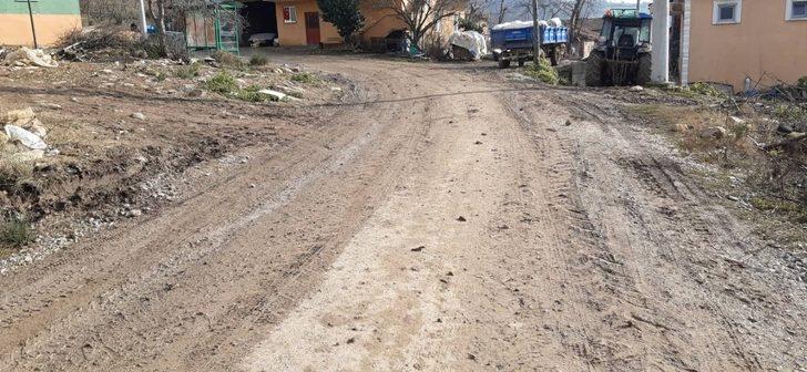 Kaynarca’da vatandaşın çamurlu yol tepkisi G1