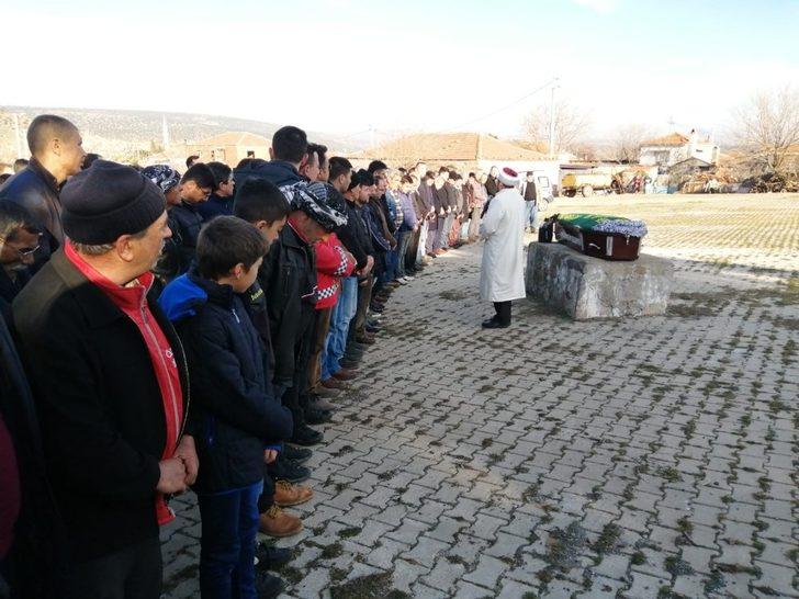 İzmir'de alevlerin arasında kalan 11 yaşındaki Merve’ye hüzünlü veda G1