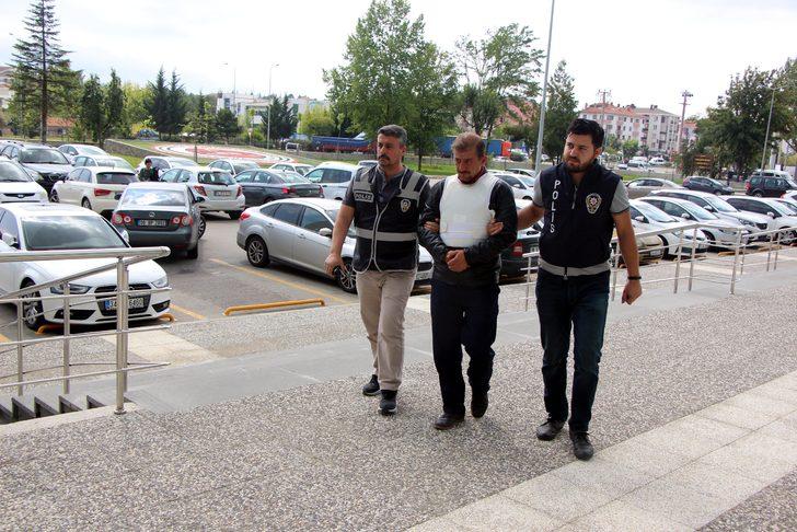 Oğlunu bıçaklayan babaya 3 yıl 9 ay hapis G1