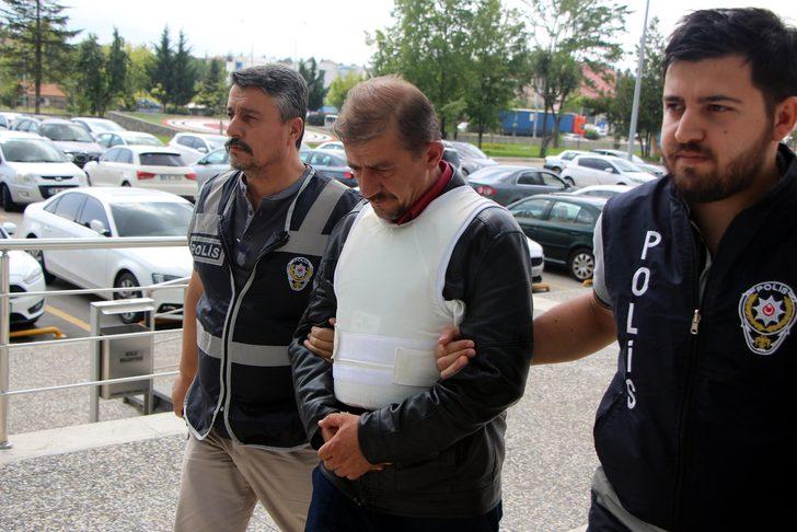 Oğlunu bıçaklayan babaya 3 yıl 9 ay hapis G2