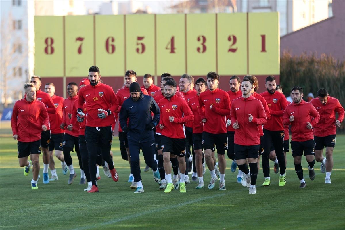 Kayserispor Teknik Direkt&ouml;r&uuml; Prosinecki: "Mensah'ı tamamen g&ouml;zden &ccedil;ıkarmadık"