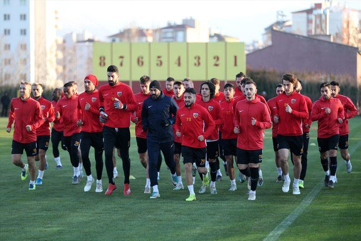 Kayserispor Teknik Direktörü Prosinecki: "Mensah'ı tamamen gözden çıkarmadık" G2