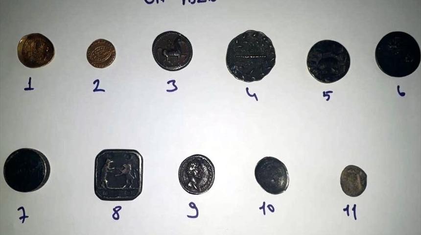 Ardahan'da durdurulan ara&ccedil;tan bin 314 tarihi eser &ccedil;ıktı!