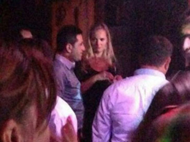 Hem annesini hem de kendisini.. G4