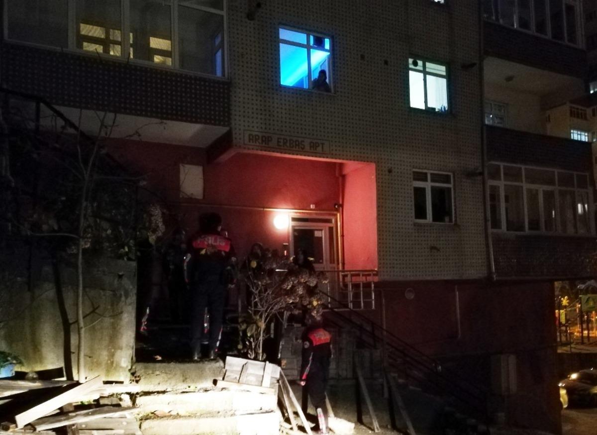 Emekli polis 6 katlı binanın &ccedil;atısından d&uuml;ş&uuml;p &ouml;ld&uuml;