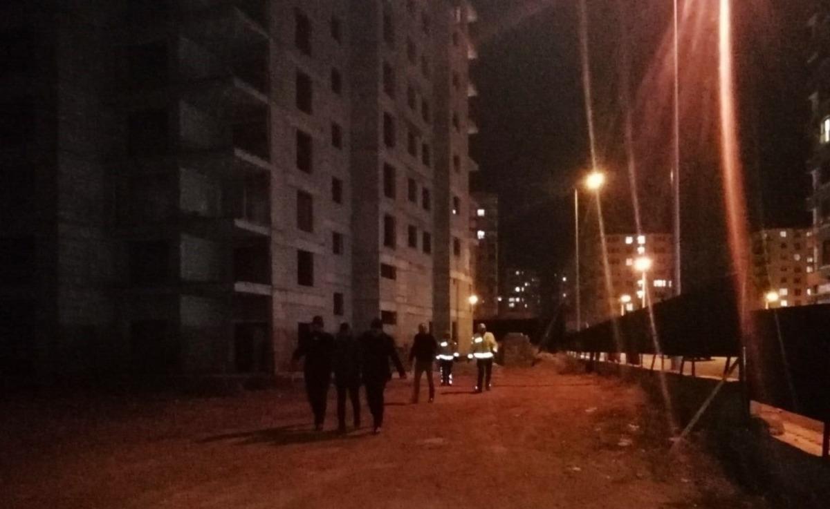 Bunalıma giren gen&ccedil;, inşaatın 14. katına &ccedil;ıktı