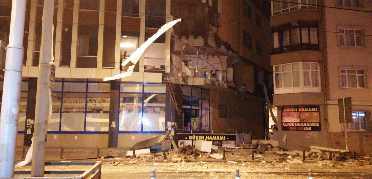 G&uuml;ng&ouml;ren'de korkutan doğalgaz patlaması! 1 yaralı