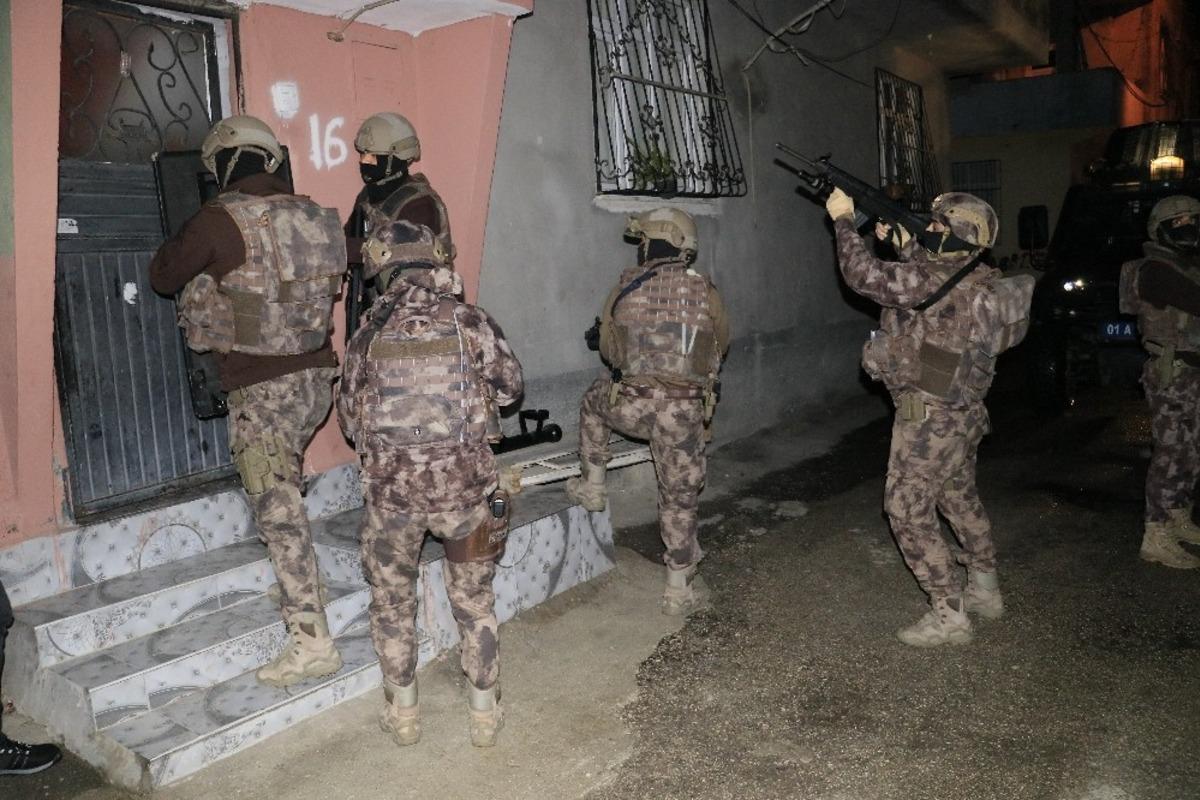 Adana merkezli 5 ilde operasyon! G&ouml;zaltılar var