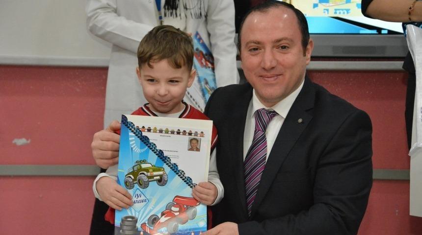 M&uuml;d&uuml;r Yıldız&rsquo;dan karne mesajı