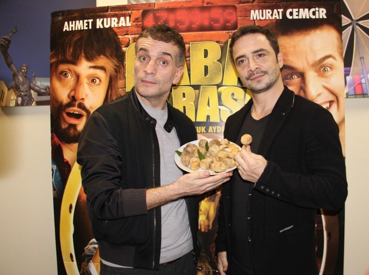 Forum Aydın&rsquo;a gelen &uuml;nl&uuml;ler &ouml;nce Aydın inciri ile sonra hayranları ile buluştu