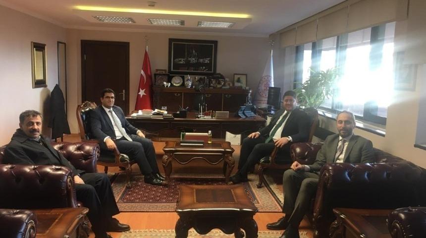 U&ccedil;hisar Belediye Başkanı S&uuml;sl&uuml;, K&uuml;t&uuml;phaneler Genel M&uuml;d&uuml;r&uuml; Turşucu&rsquo;yu ziyaret etti