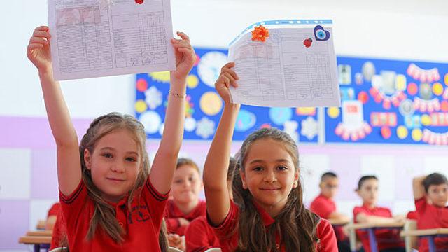 e-Okul veli girişi! Karneler yüklendi mi? Takdir ve teşekkür belgesi nasıl çıkartılır?