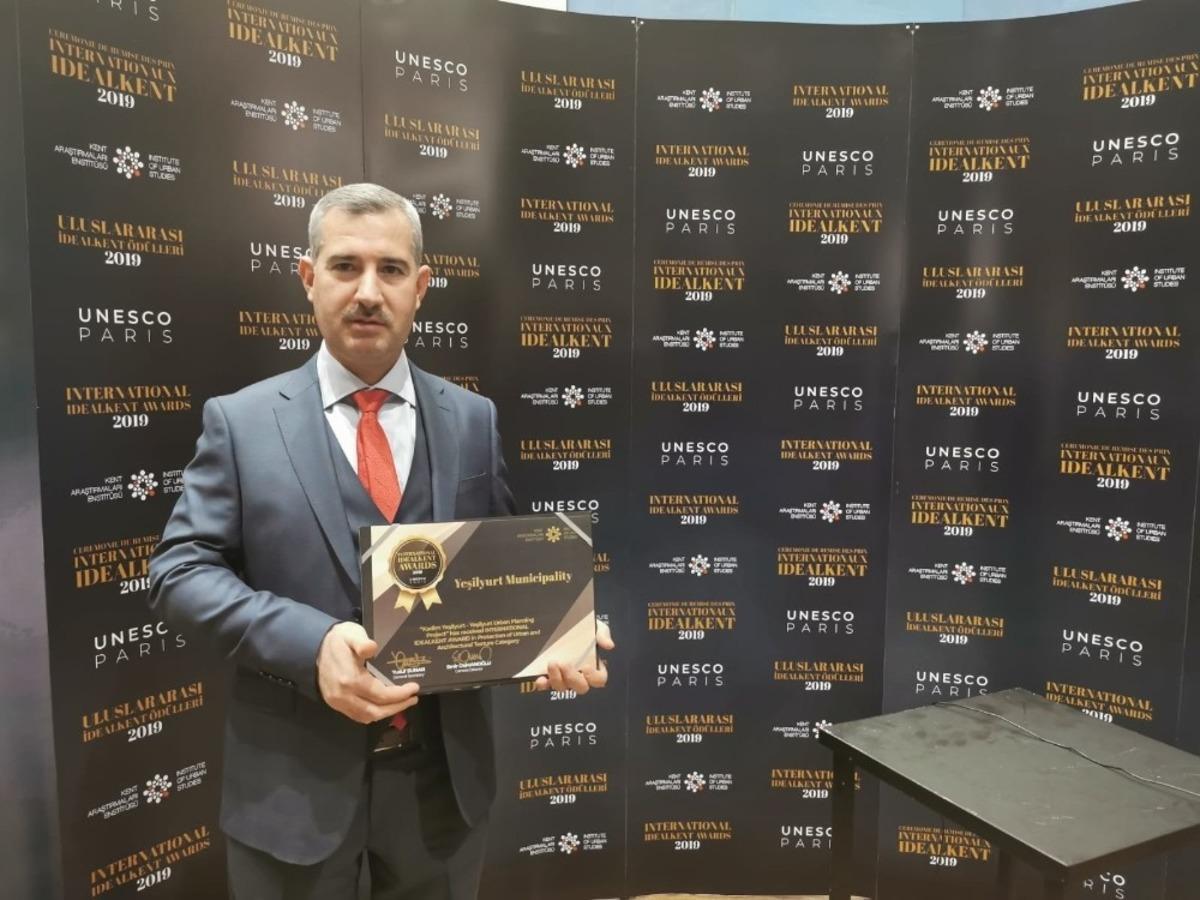 Fransa&rsquo;da, Yeşilyurt Belediyesi&rsquo;ne Uluslararası &ouml;d&uuml;l