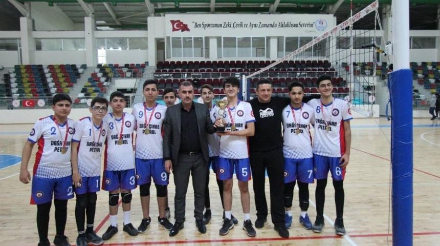 Genç Erkekler Voleybol Turnuvasında şampiyon belli oldu