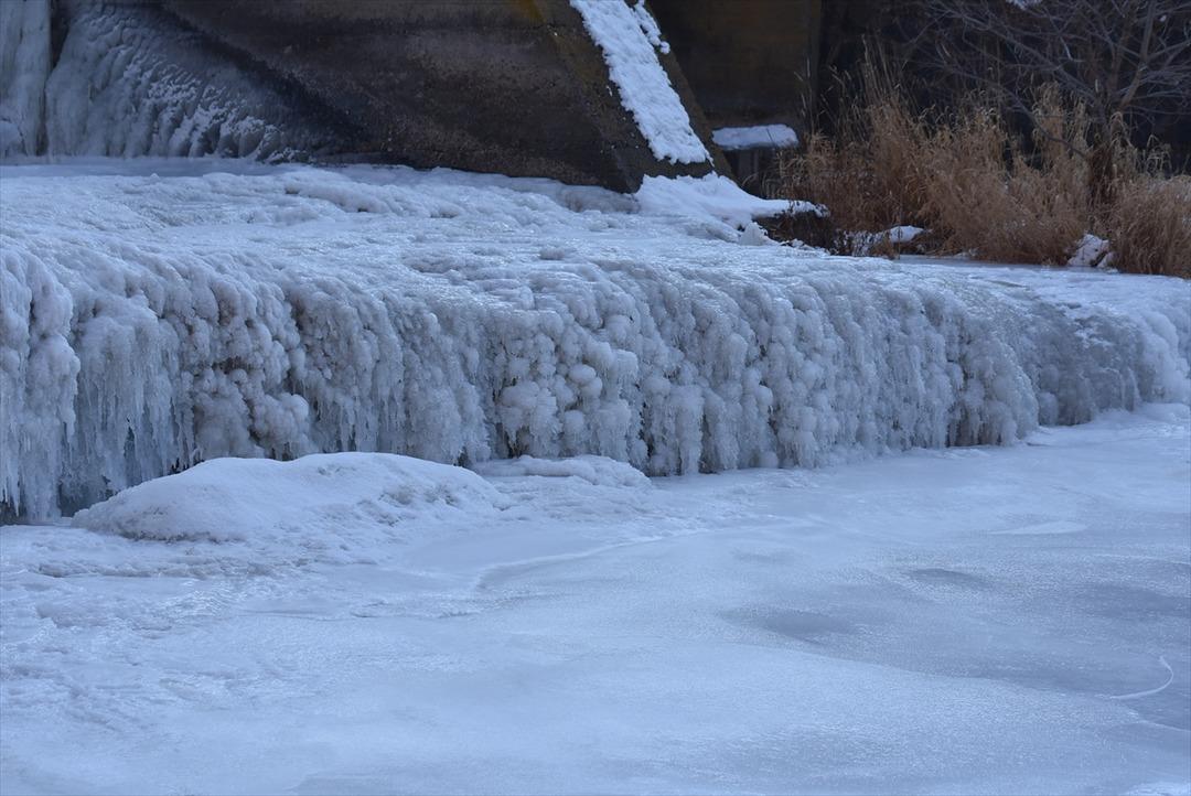 HES Baraj G&ouml;l&uuml; de beyaz &ouml;rt&uuml;yle kaplandı!