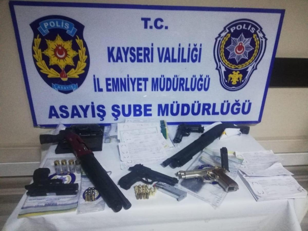 Kayseri'de su&ccedil; şebekesi &ccedil;&ouml;kertildi! Kiralık ara&ccedil;ları bozup tehdit etmişler