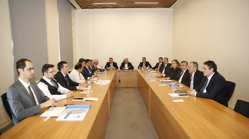 Yatırımlar i&ccedil;in beş saatlik toplantı