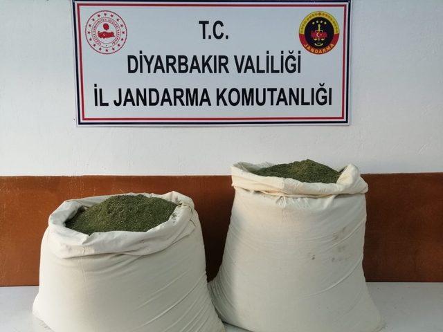 Öğrencileri zehirleyecekti, uyuşturucuyu satamadan yakalandı