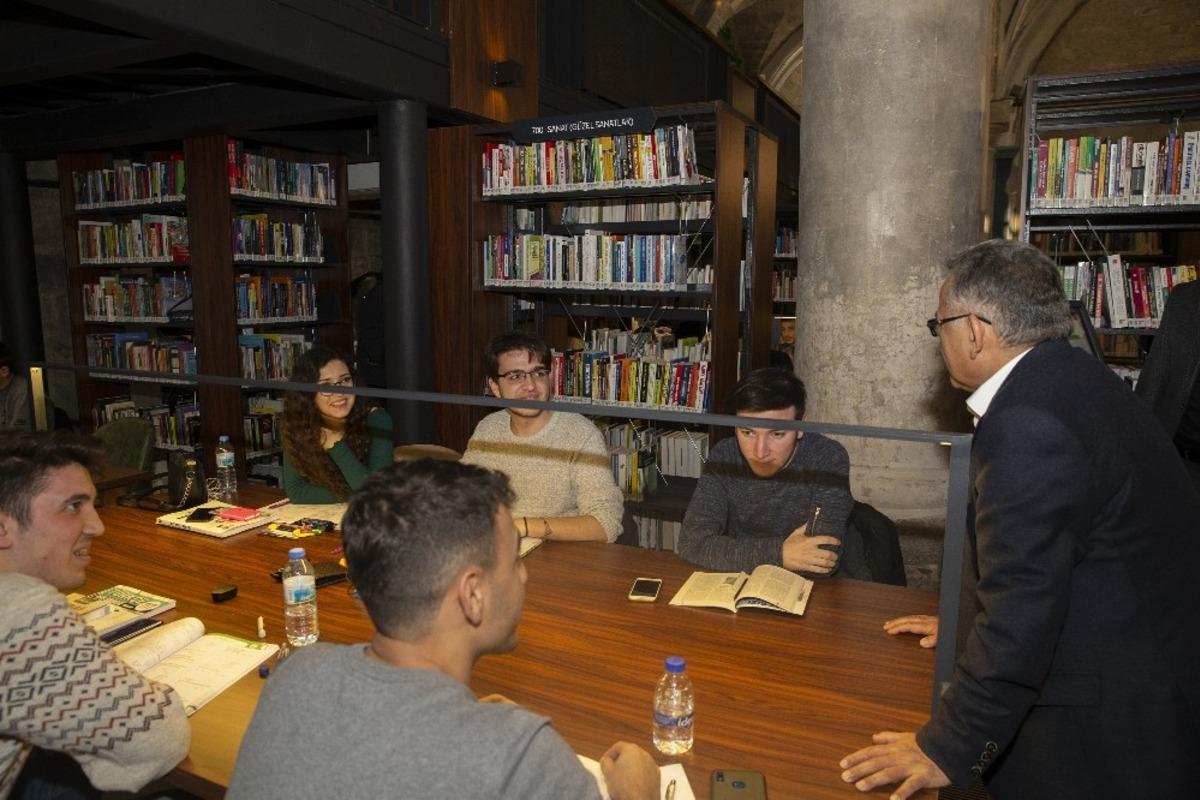 Şehir K&uuml;t&uuml;phanesi&rsquo;ni 2 g&uuml;nde 5 bin kişi ziyaret etti