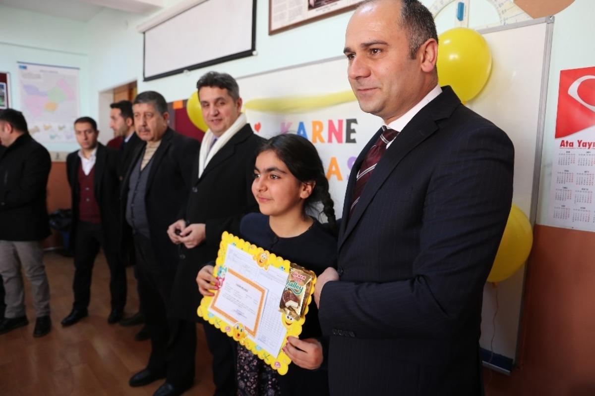 Varto&rsquo;da karne dağıtımı