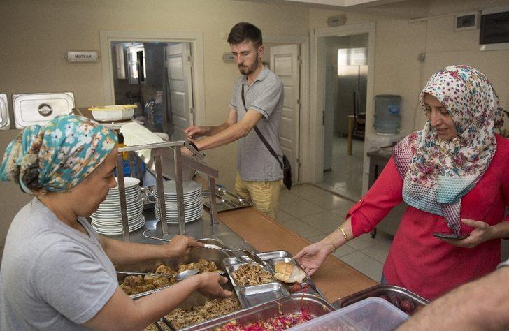 Hasta ve yakınlarına otel konforunda hizmet G3
