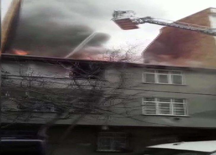 Esenyurt'ta korku dolu anlar! Çocukların imdadına vatandaşlar yetişti G3