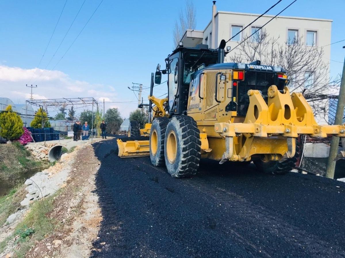 Yeşilk&ouml;y&rsquo;de sıcak asfalt &ccedil;alışması başladı