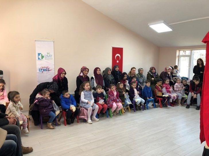 Karaabdülbakili çocuklar müzikli kukla gösterisi ile eğlendi G3