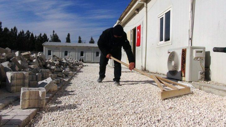 Akçakale Belediyesinden okul bahçesine parke taşı G2