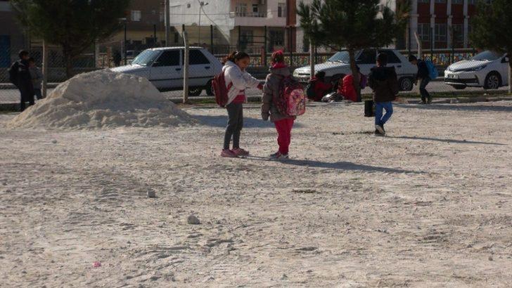 Akçakale Belediyesinden okul bahçesine parke taşı G3