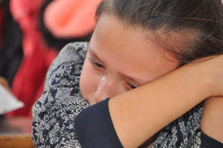 Karnesini görünce ağlamaya başladı G3