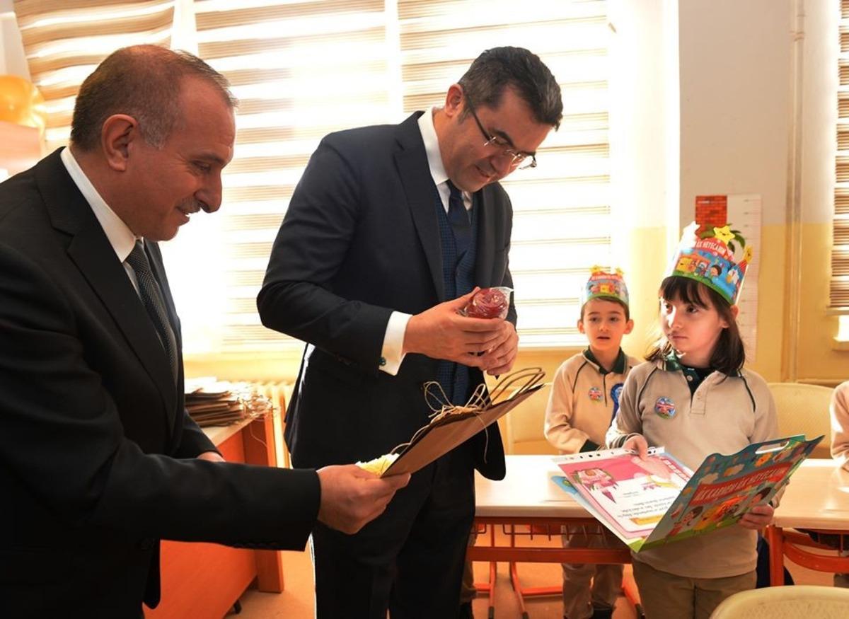 Erzurum&rsquo;da miniklerin karne heyecanı