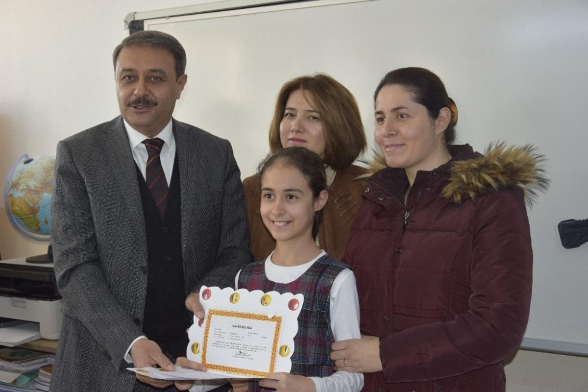 Burdur&rsquo;da 42 bin &ouml;ğrenci karne aldı