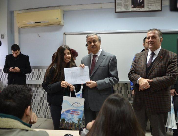 Mersin’de 400 bin 767 öğrenci karne heyecanı yaşadı G4