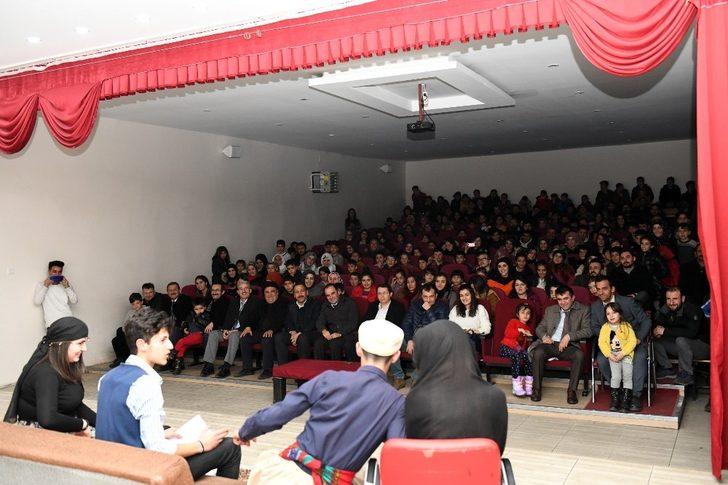 Kursiyerlerden tiyatro gösterisi G3