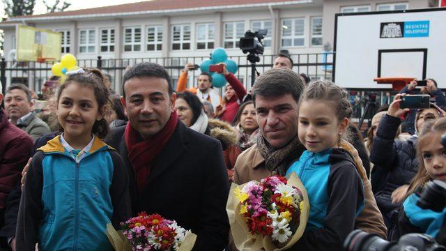 Başkan Rıza Akpolat, öğrencilerin karne heyecanına ortak oldu