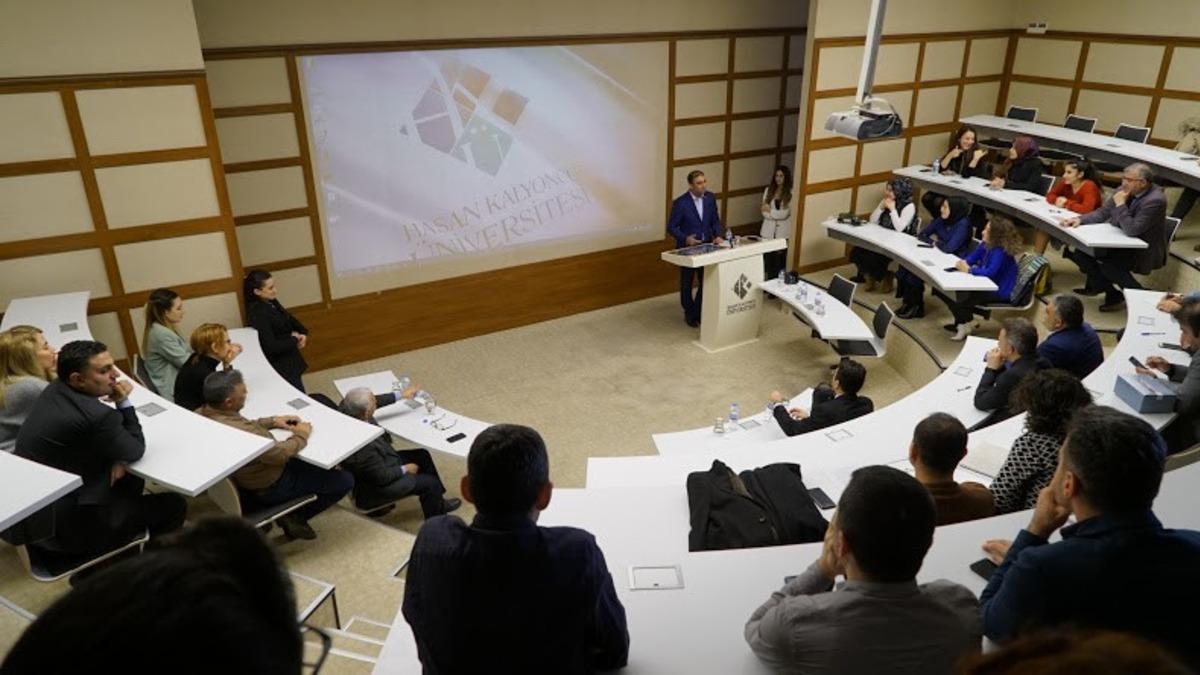 Sanal ger&ccedil;eklik g&ouml;zl&uuml;kleri aşı ağrısını unutturdu