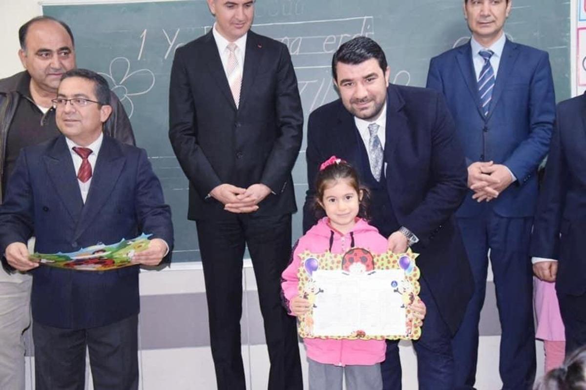 Başkan B&uuml;n&uuml;l &ouml;ğrencilerin karne sevincine ortak oldu