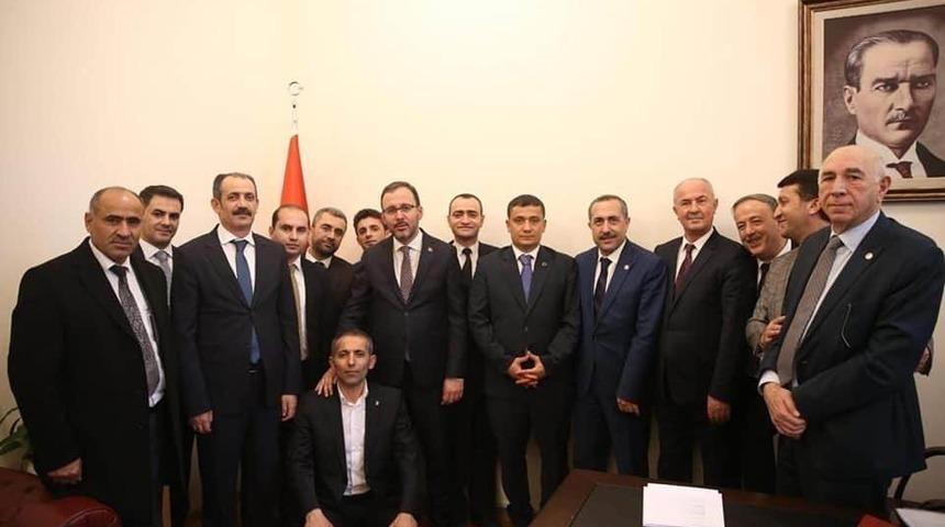 Van heyetinden Gen&ccedil;lik ve Spor Bakanı Kasapoğlu&rsquo;na ziyaret