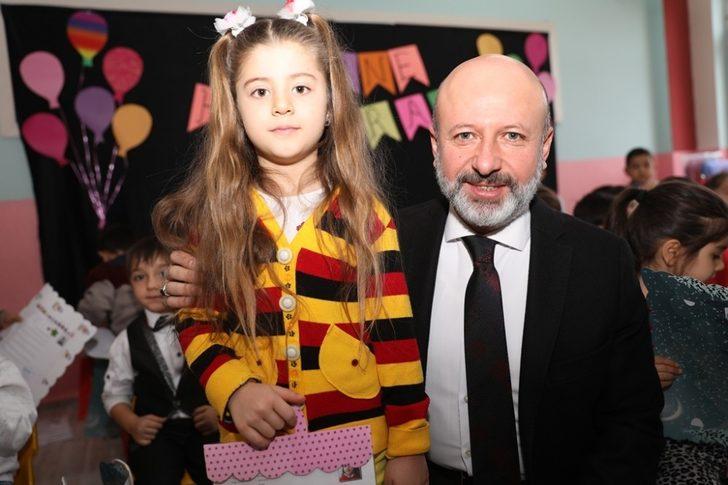 Başkan Çolakbayrakdar, öğrencilerin karne sevincine ortak oldu G4