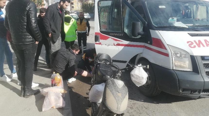 Cip ile elektrikli bisiklet &ccedil;arpıştı: 1 yaralı